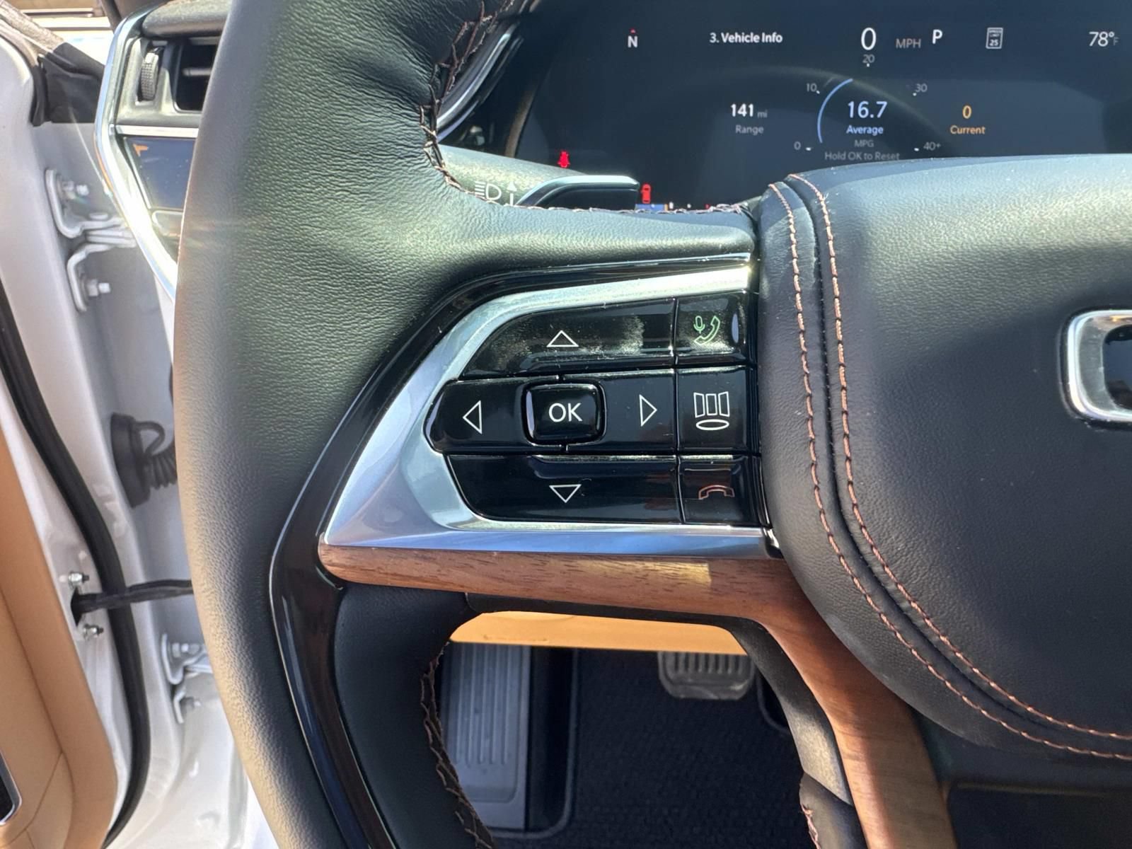 Used 2025 Jeep Grand Cherokee L Summit AWD/4WD image 23