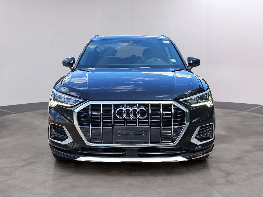 Used 2023 Audi Q3 2.0T Premium Plus w/ Premium Plus Package AWD/4WD image 2