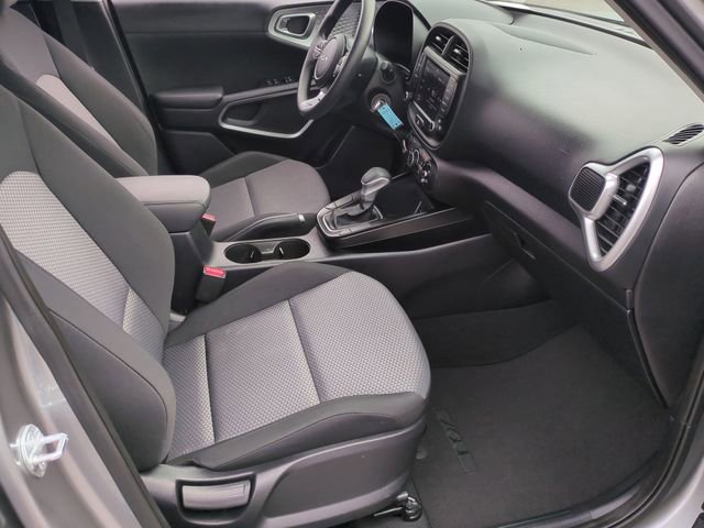 Used 2023 Kia Soul LX image 34