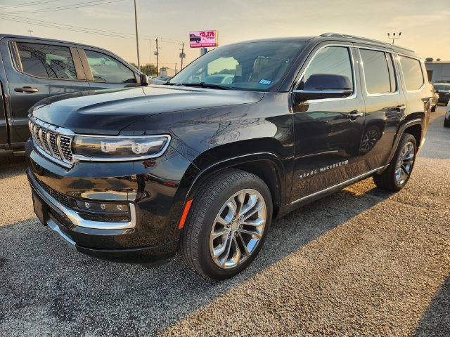 Used 2023 Jeep Grand Wagoneer Series II AWD/4WD image 3