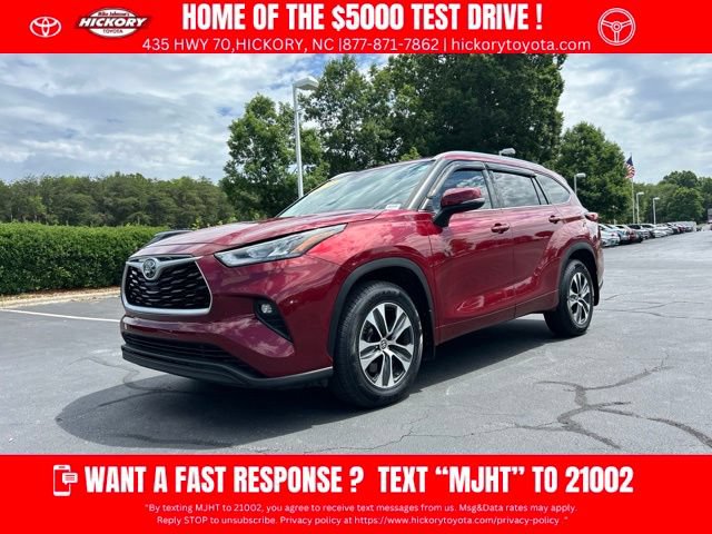 Used 2020 Toyota Highlander XLE AWD/4WD image 1