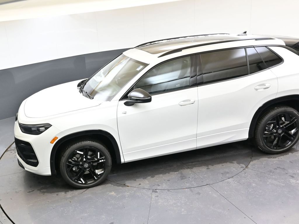 New 2026 Volkswagen Tiguan SE R-Line image 46