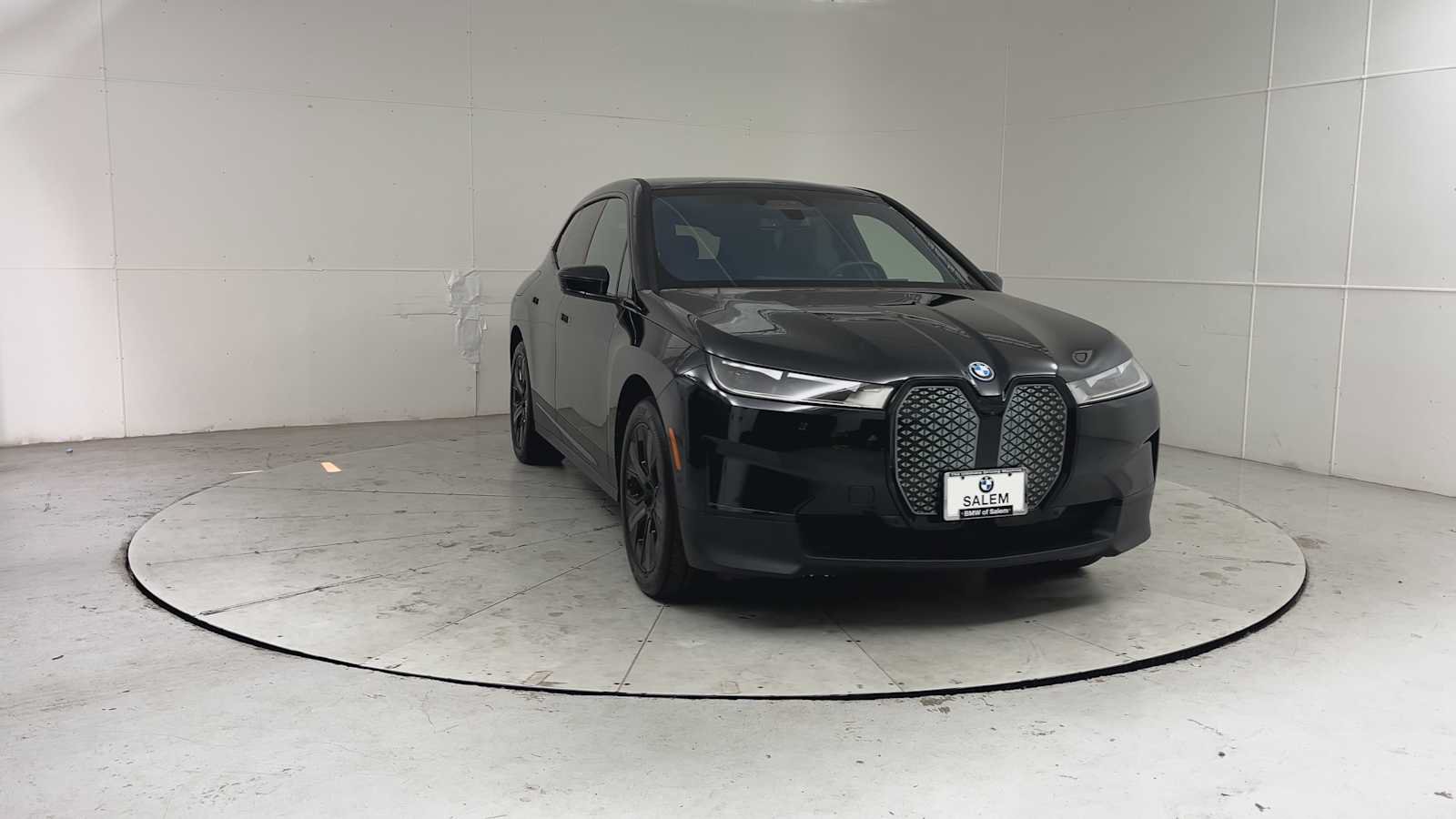 Used 2024 BMW iX xDrive50 AWD/4WD image 7