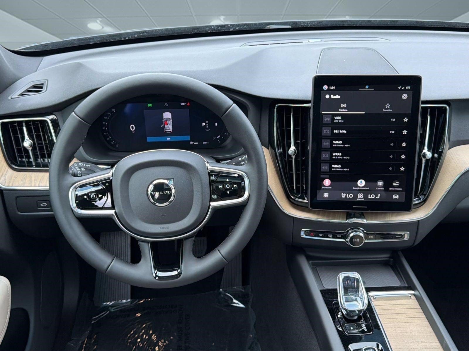 New 2026 Volvo XC60 B5 Plus w/ Protection Package Premier AWD/4WD image 28