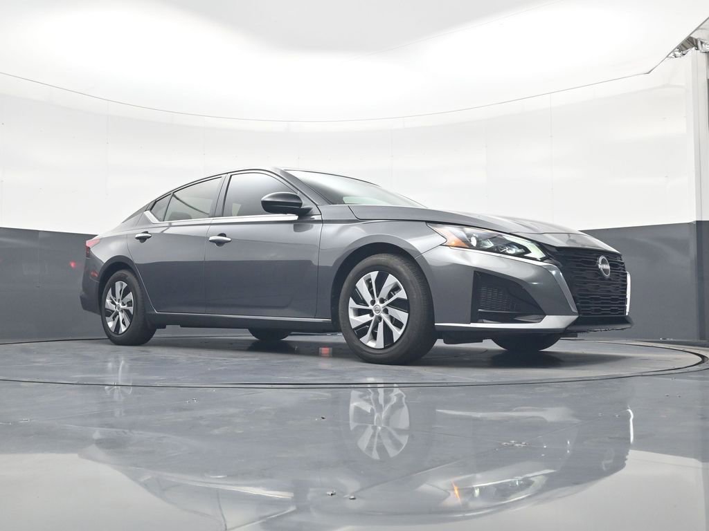 Used 2025 Nissan Altima 2.5 S image 17