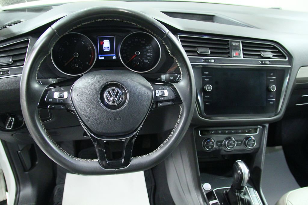 Used 2021 Volkswagen Tiguan SE w/ Panoramic Sunroof Package AWD/4WD image 18