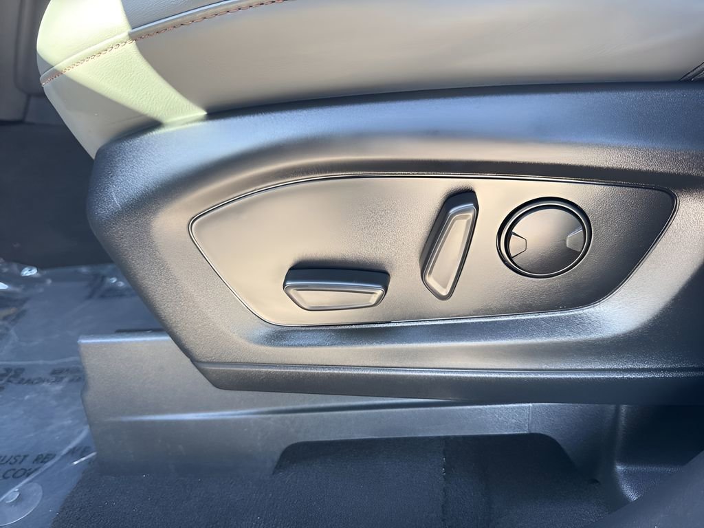 Used 2026 Ford Explorer Active w/ Active Comfort Package image 10