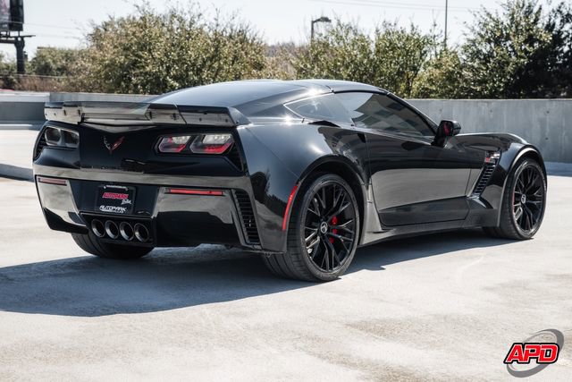 Used 2015 Chevrolet Corvette Z06 w/ 3LZ Preferred Equipment Group image 12