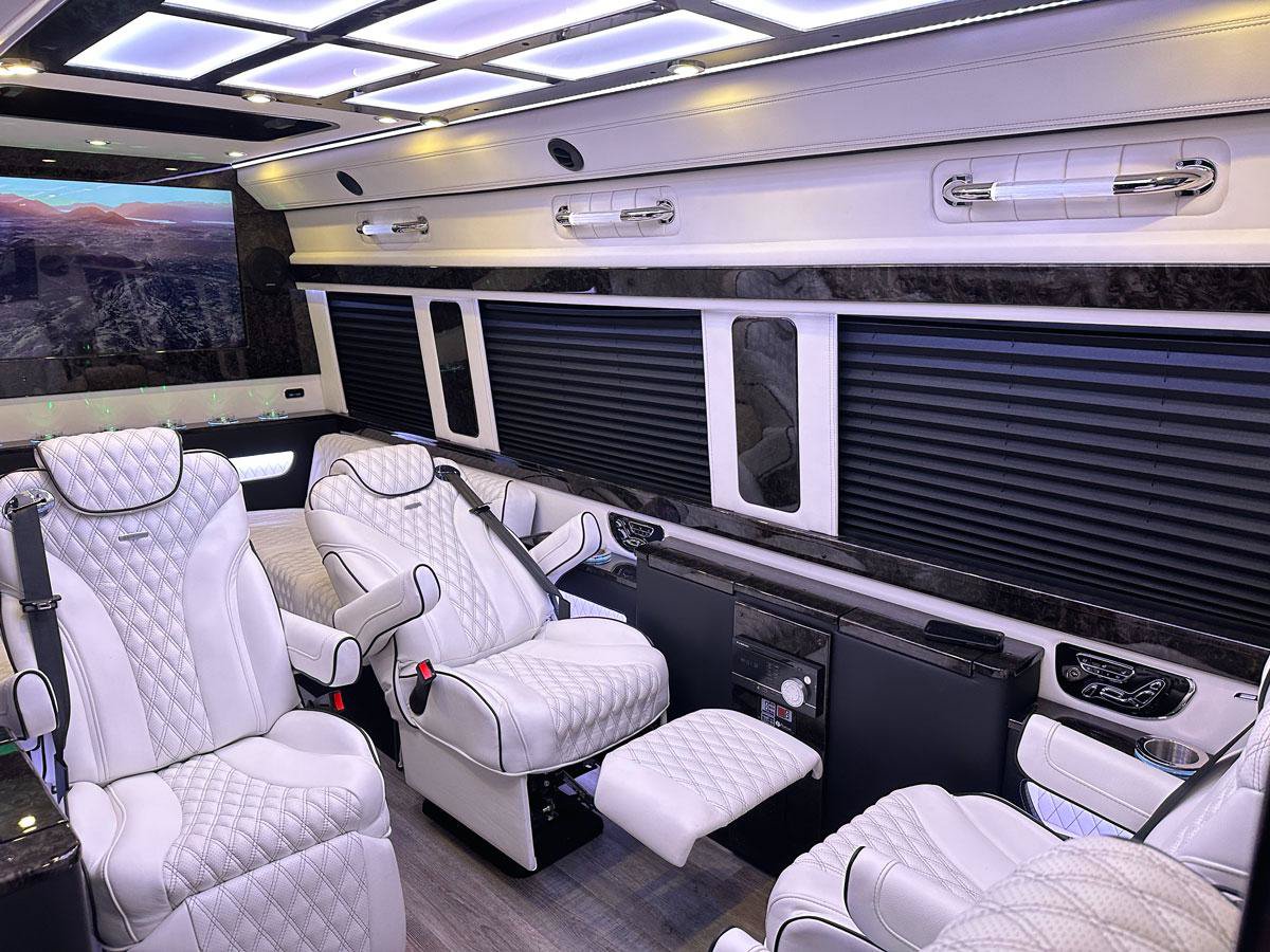 Used 2024 Mercedes-Benz Sprinter 3500 image 21