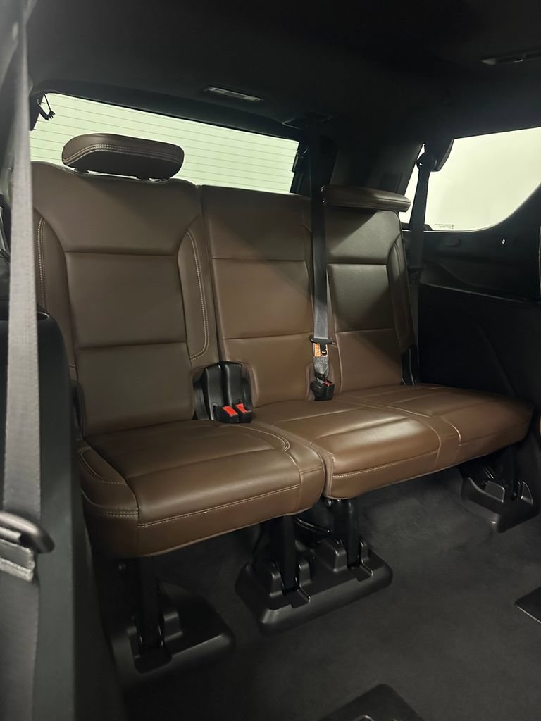 Used 2021 Chevrolet Tahoe High Country w/ Premium Package AWD/4WD image 33