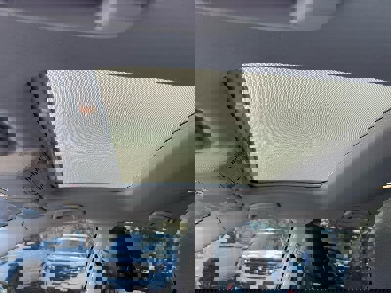 Used 2017 Volkswagen Golf Wolfsburg Edition image 11