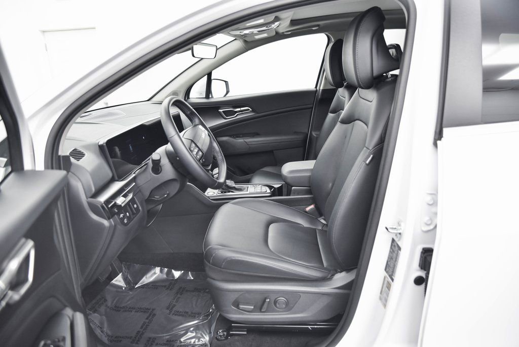 New 2026 Kia Sportage EX w/ EX Panorama Roof Package image 13