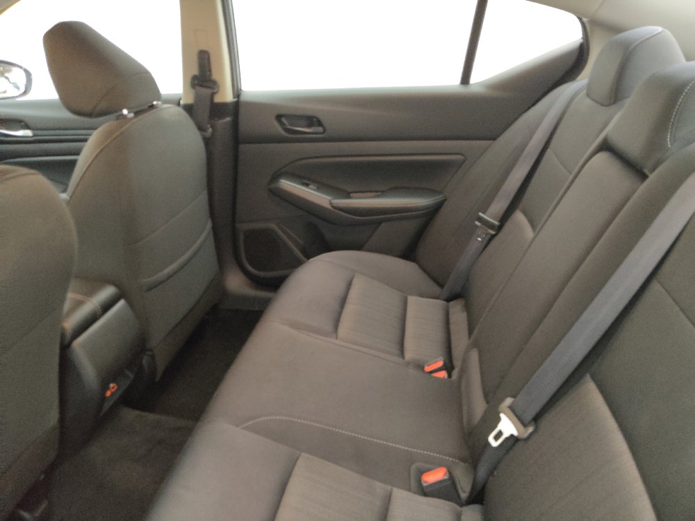 Used 2024 Nissan Altima 2.5 SV image 18