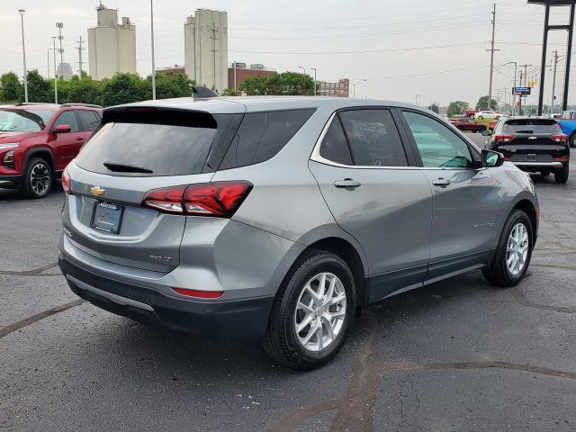 Used 2023 Chevrolet Equinox LT image 2