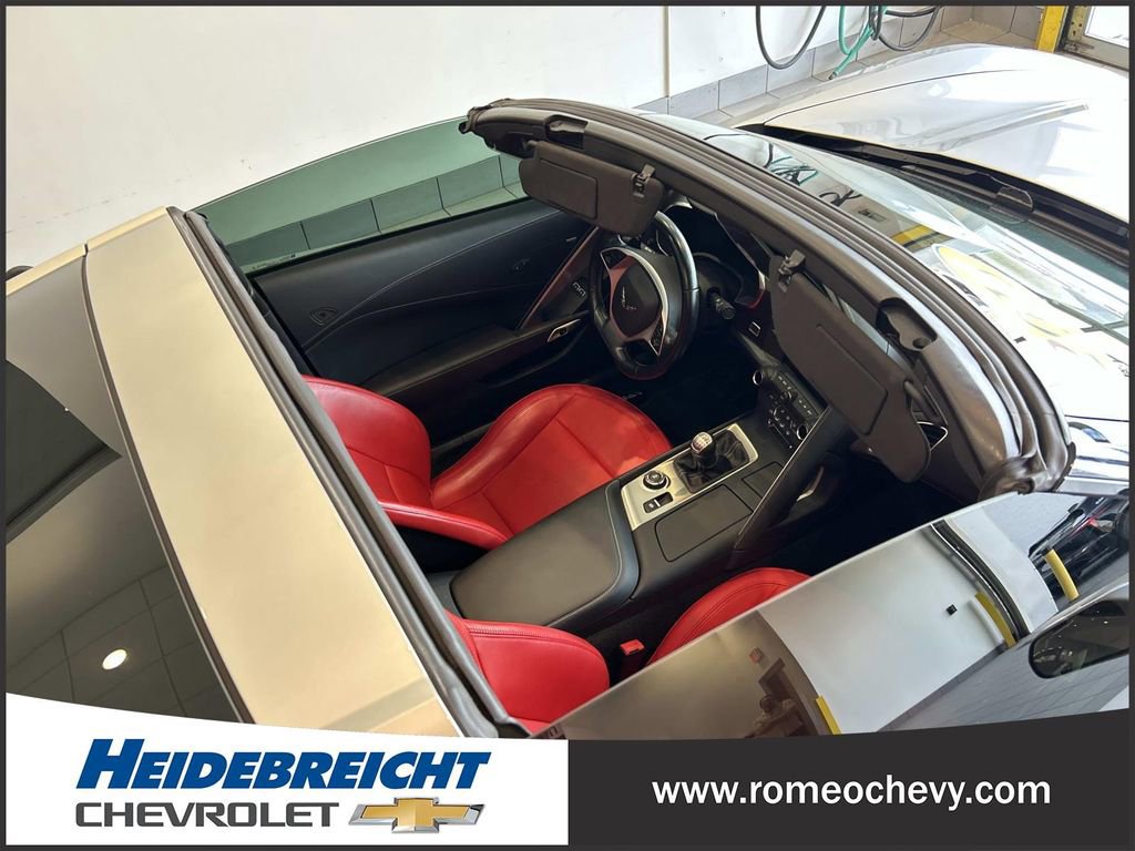 Used 2018 Chevrolet Corvette Stingray Coupe w/ 1LT RWD image 32