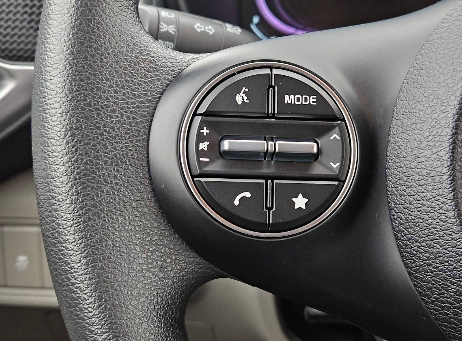 Certified 2025 Kia Soul LX FWD image 22