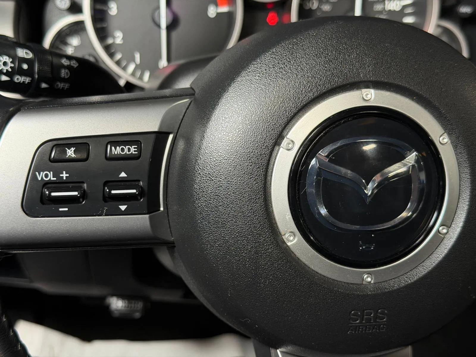 Used 2010 MAZDA MX-5 Miata Touring w/ Suspension Pkg RWD image 25