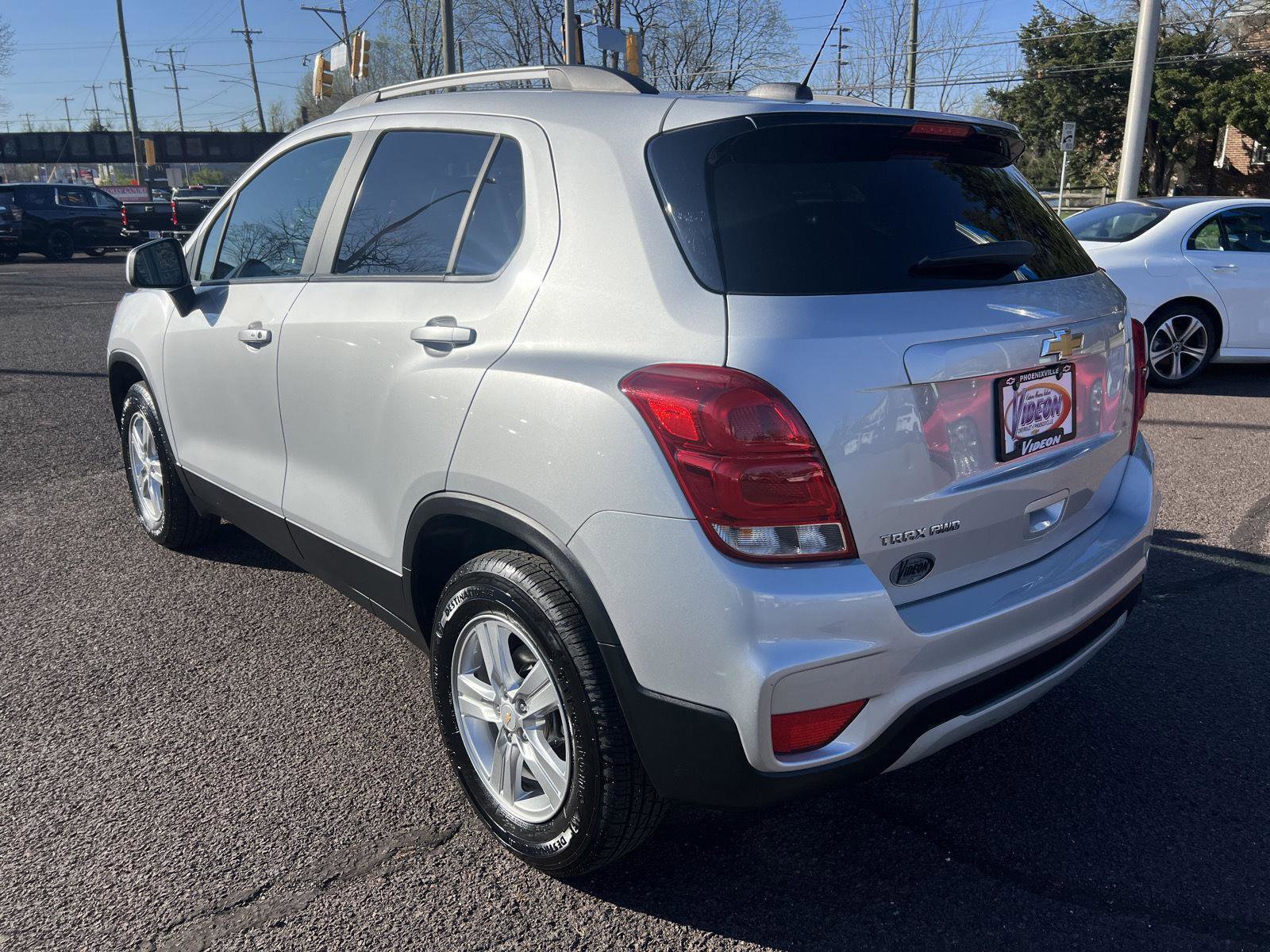 Used 2022 Chevrolet Trax LT w/ LT Convenience Package AWD/4WD image 5