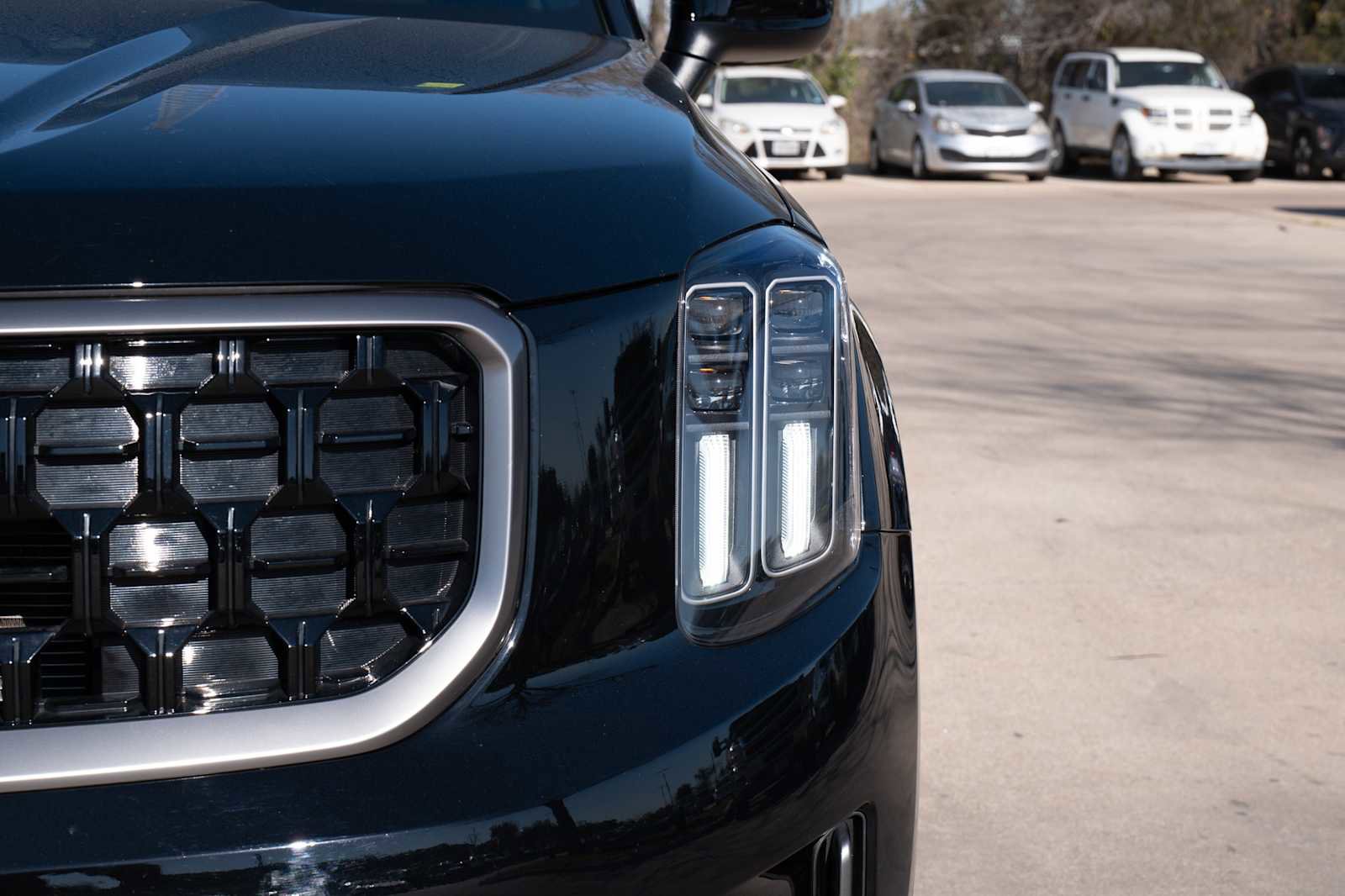 Used 2023 Kia Telluride EX X-Line image 3