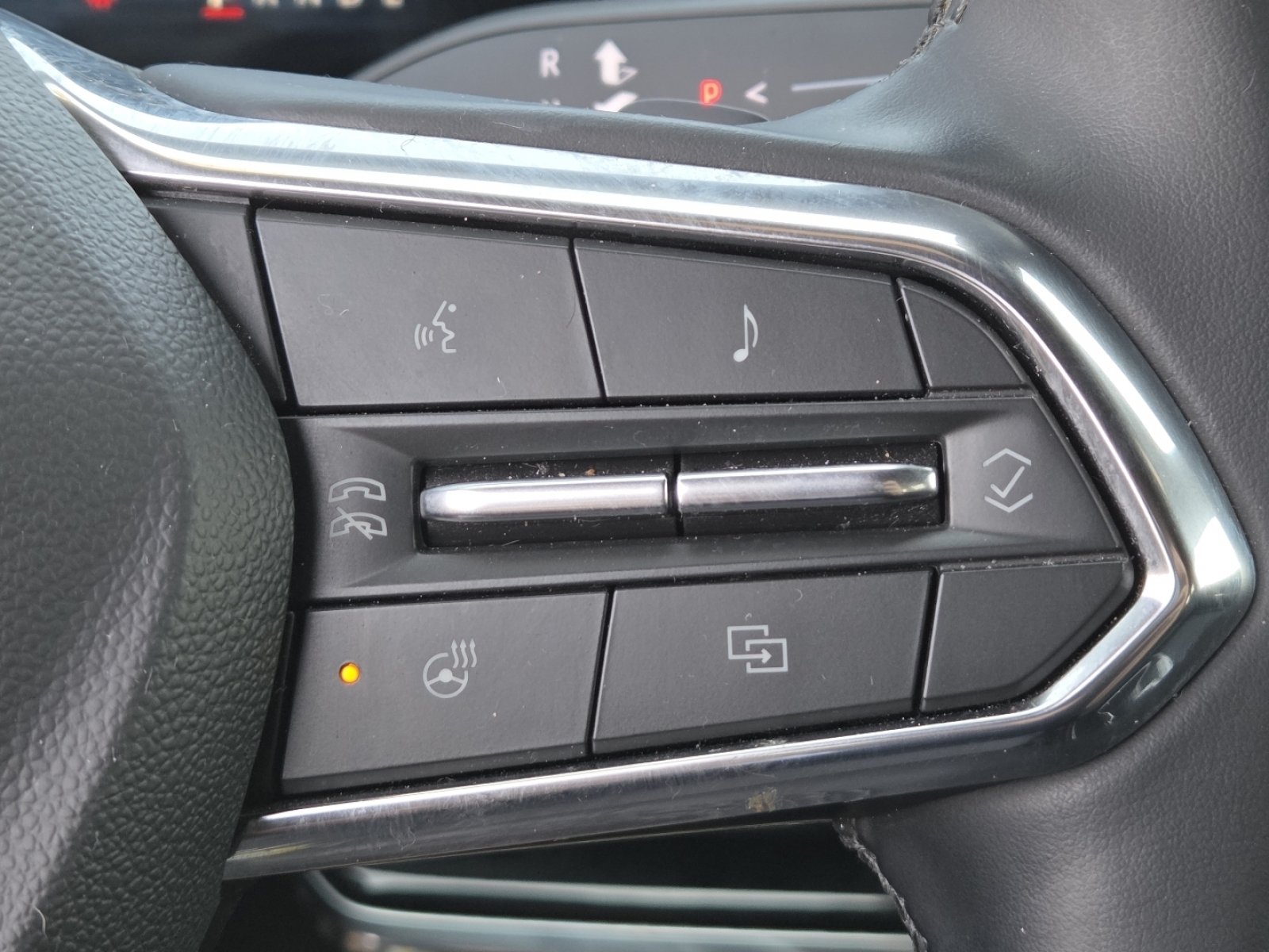 Used 2025 Chevrolet Equinox LT w/ Safety and Technology Package FWD image 6