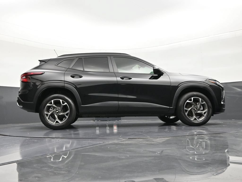 Used 2024 Chevrolet Trax LT FWD image 22