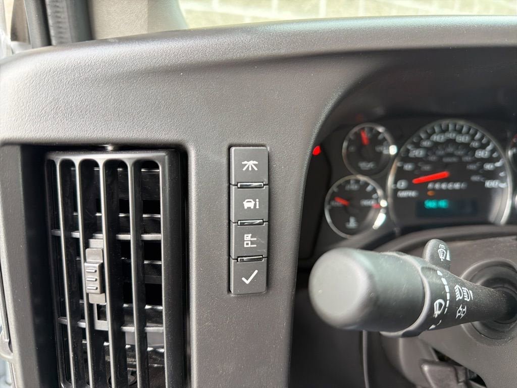 New 2026 Chevrolet Express 3500 w/ Power Convenience Package image 18
