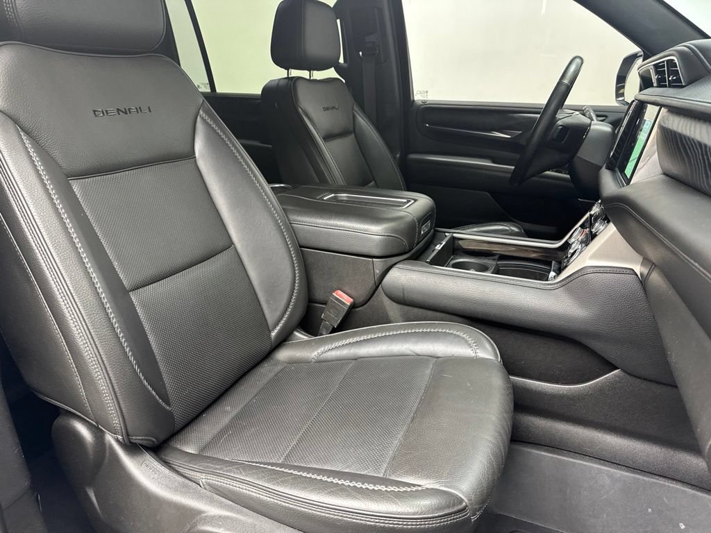 Used 2022 GMC Yukon XL Denali AWD/4WD image 25