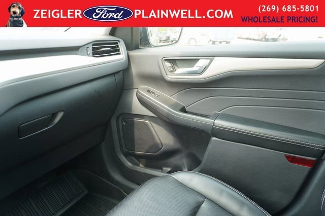 Used 2022 Ford Escape SEL image 31