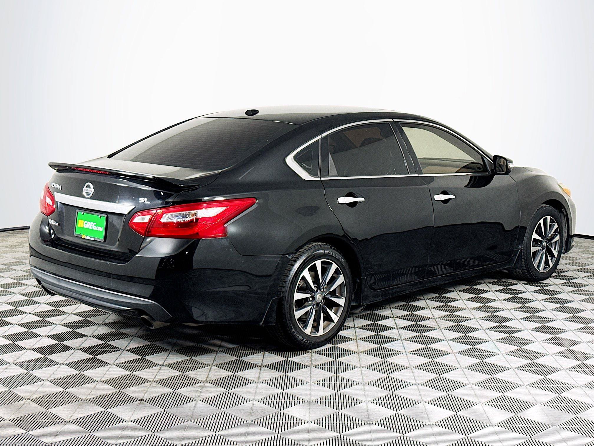 Used 2016 Nissan Altima 2.5 SL w/ 2.5 Technology Package FWD image 8