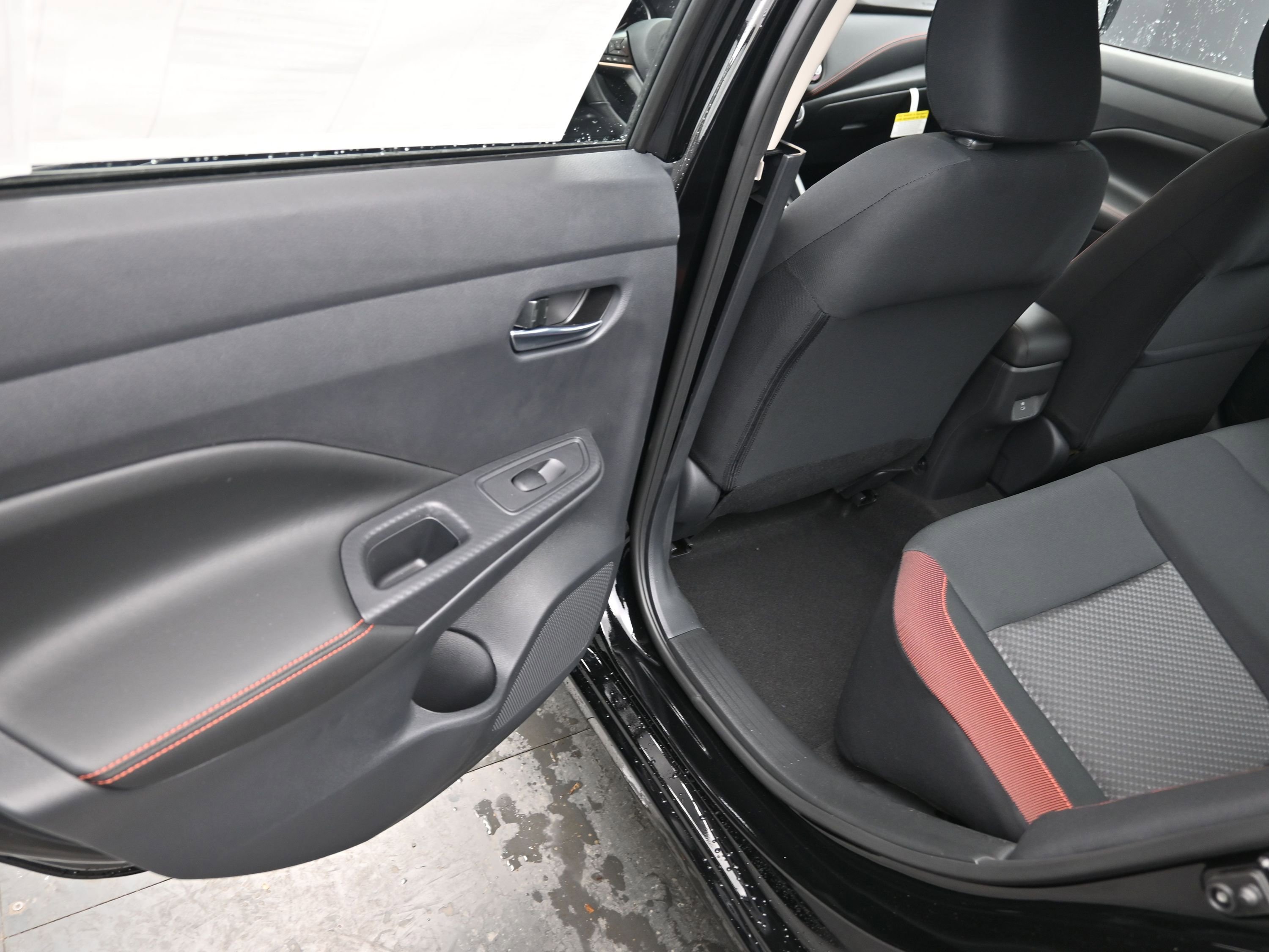 New 2025 Nissan Versa SR image 17