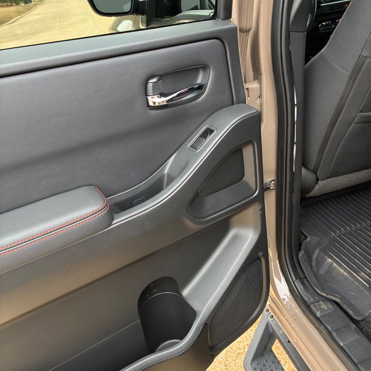 Used 2022 Nissan Frontier PRO-4X w/ Off-Road Protection Package image 11