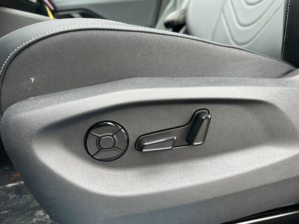 New 2026 Volkswagen Tiguan SE image 4