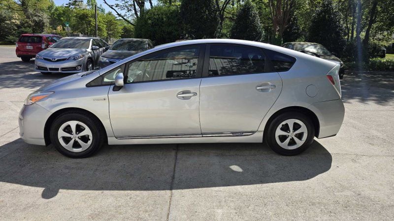 Used 2013 Toyota Prius Two FWD image 2
