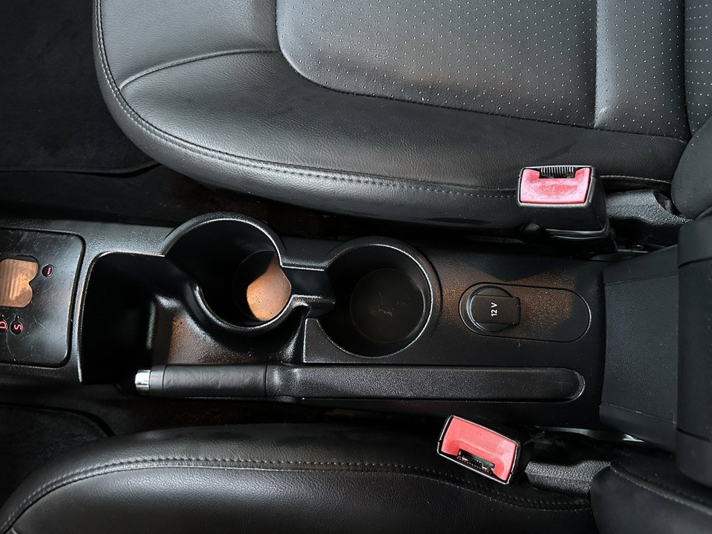 Used 2010 Volkswagen Beetle Coupe image 29