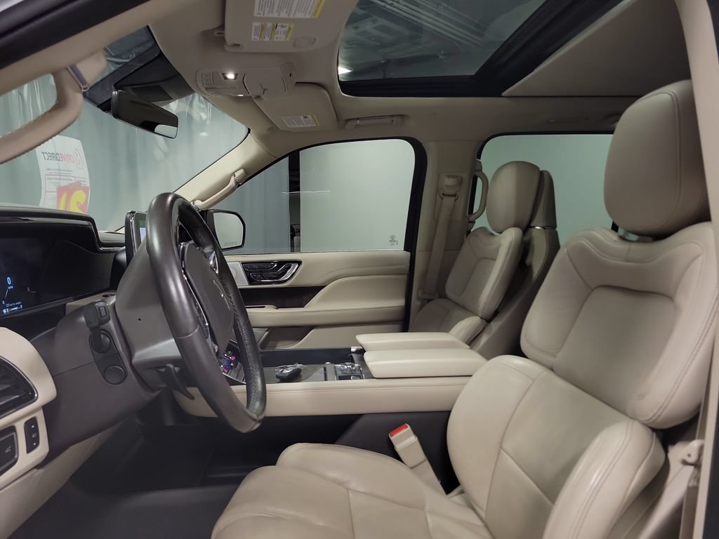 Used 2020 Lincoln Navigator Reserve w/ Luxury Package RWD image 13