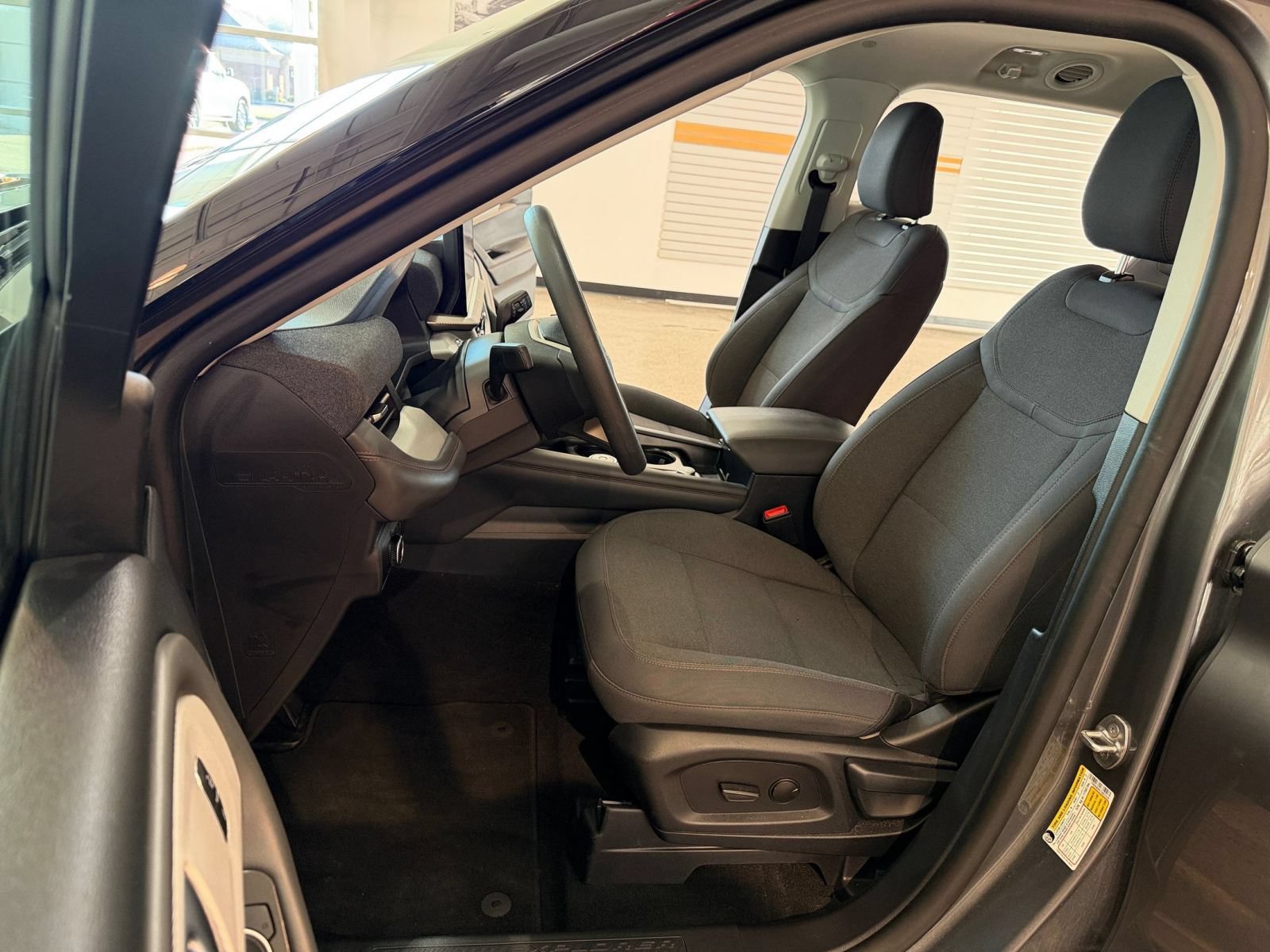 Used 2026 Ford Explorer Active AWD/4WD image 26