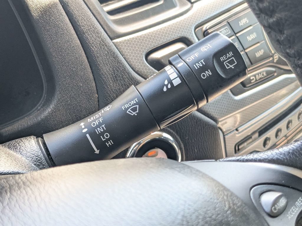 Used 2020 Nissan Pathfinder SL AWD/4WD image 25