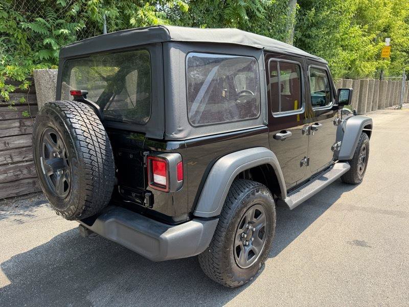 Used 2018 Jeep Wrangler Unlimited Sport AWD/4WD image 9