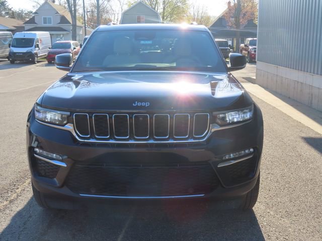 Used 2023 Jeep Grand Cherokee Limited w/ Luxury Tech Group II AWD/4WD image 12