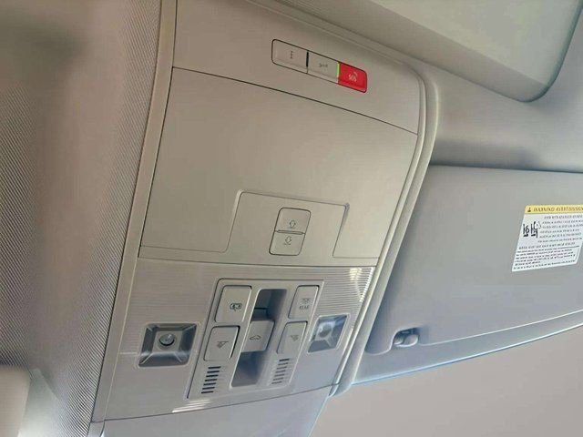 Used 2023 Volkswagen Atlas SEL image 16