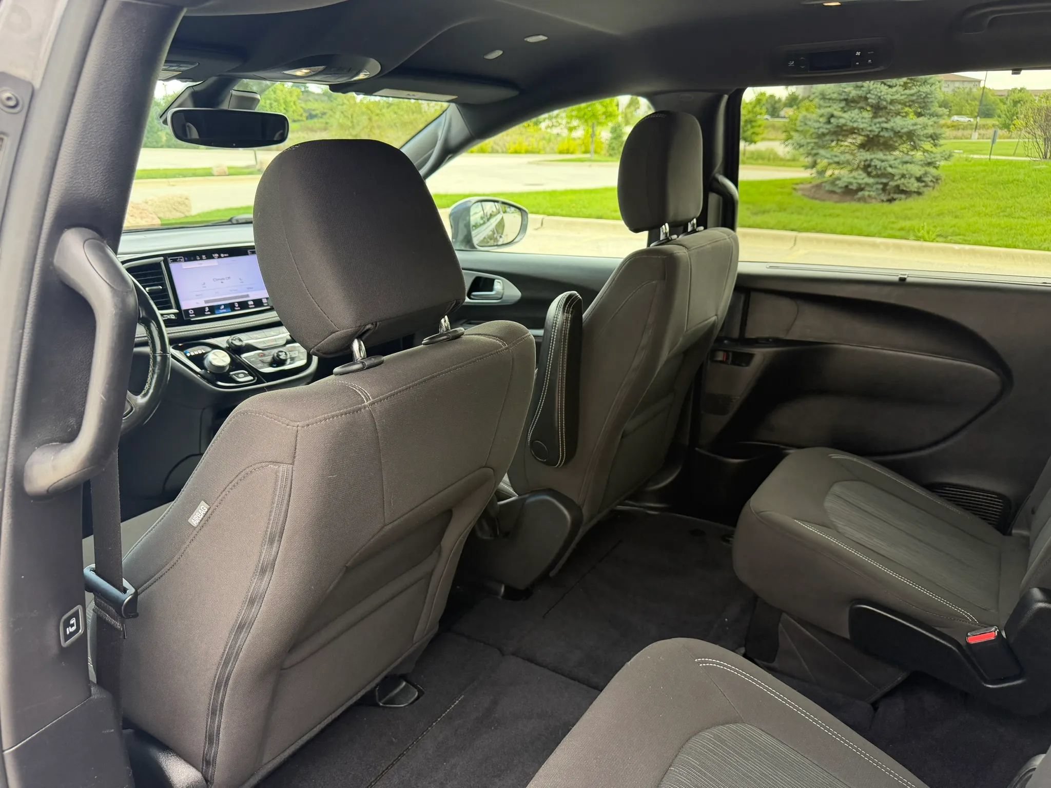 Used 2021 Chrysler Pacifica Touring w/ S Appearance Package FWD image 16