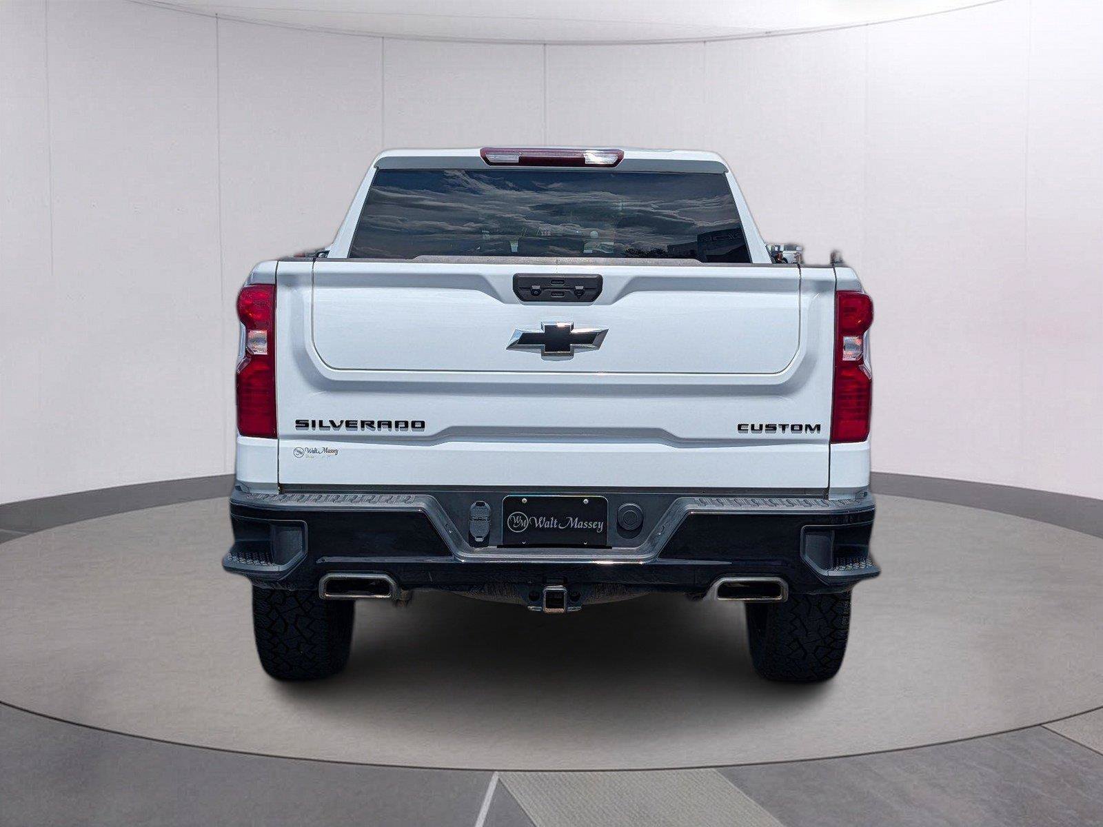 Used 2023 Chevrolet Silverado 1500 Custom Trail Boss w/ LPO, Dark Essentials Package AWD/4WD image 4