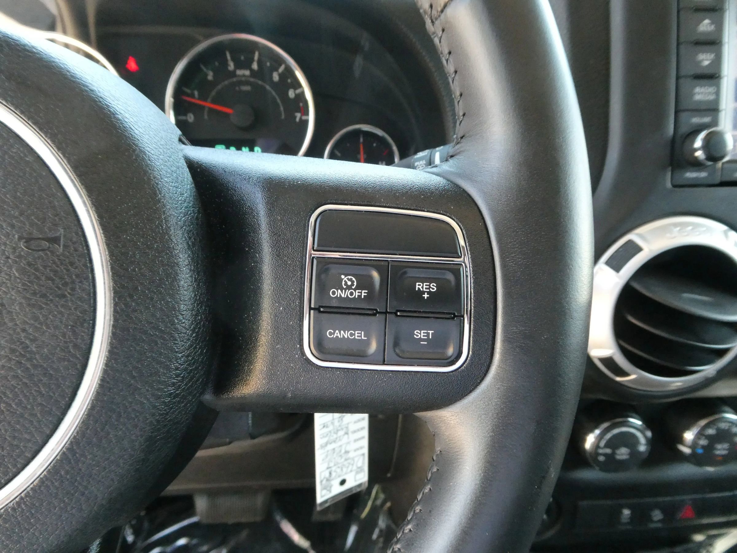 Used 2013 Jeep Wrangler Unlimited Rubicon w/ Connectivity Group AWD/4WD image 18