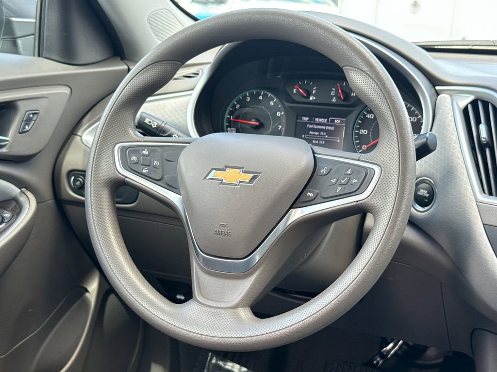 Used 2022 Chevrolet Malibu LS FWD image 19