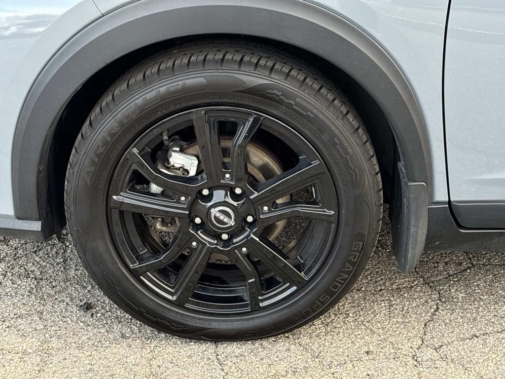 Certified 2024 Nissan Kicks SR w/ SR Premium Package FWD image 19