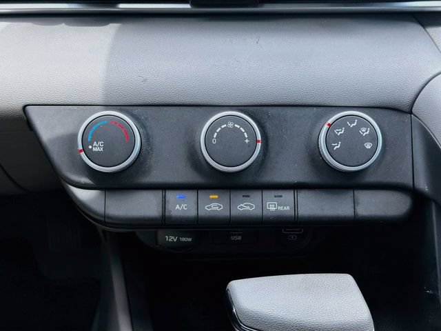 Used 2021 Hyundai Elantra SE FWD image 32