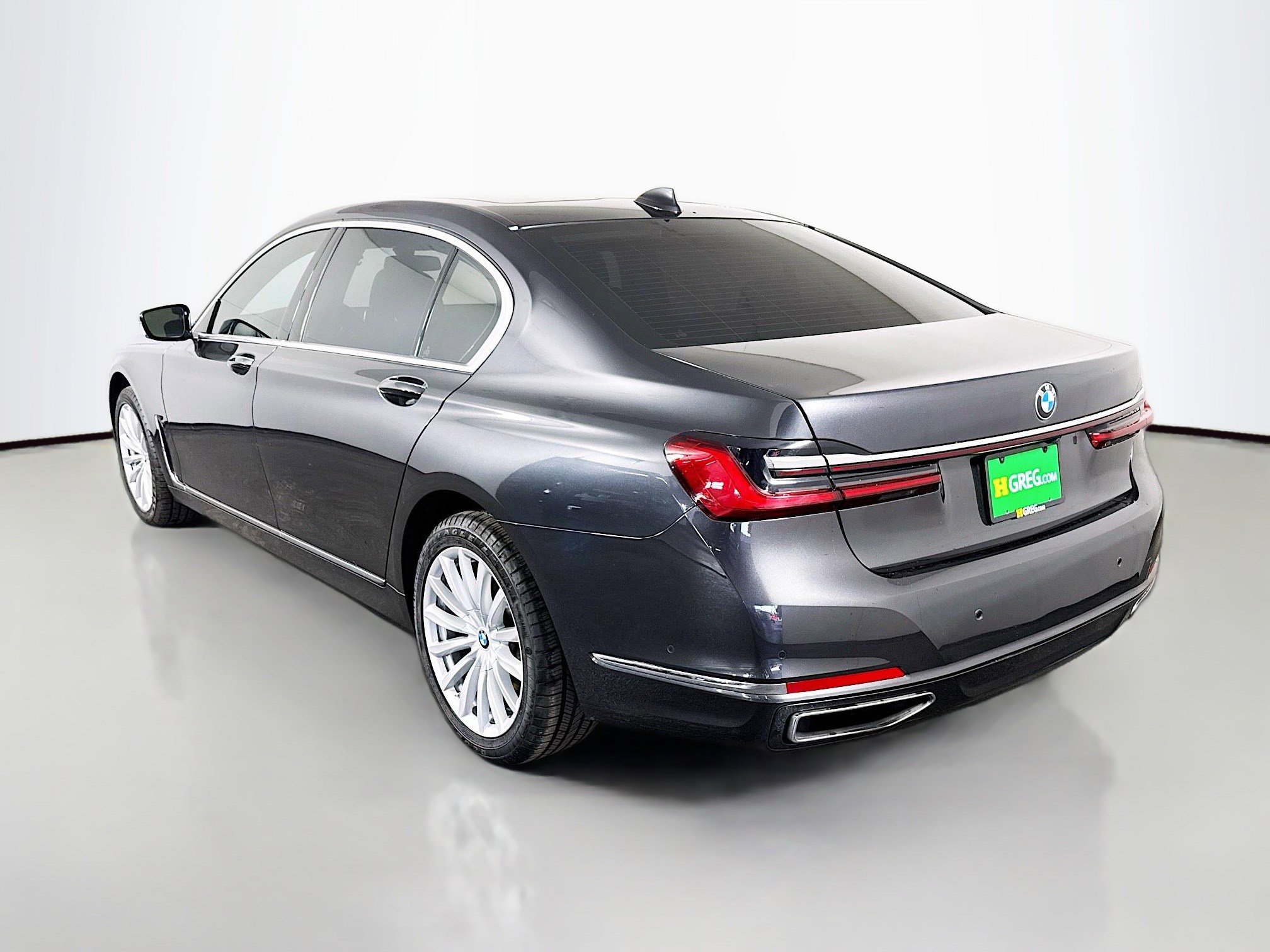 Used 2022 BMW 740i image 7