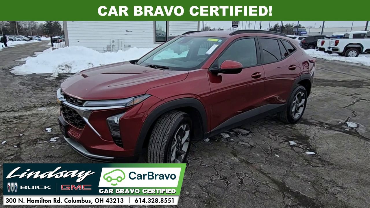 Used 2025 Chevrolet Trax LT w/ LT Convenience Package image 4