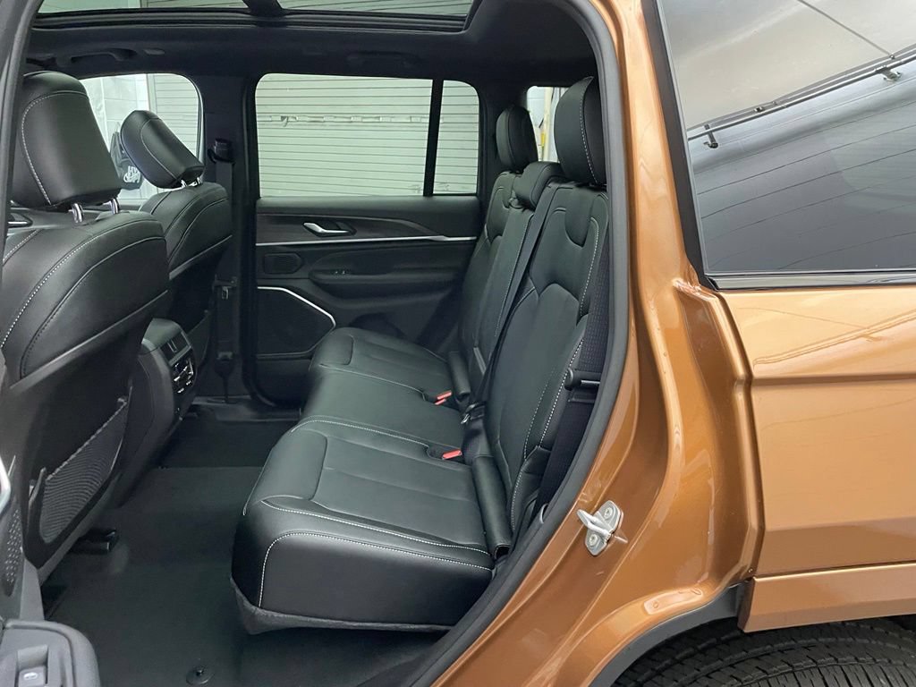 New 2026 Jeep Grand Cherokee Limited AWD/4WD image 18