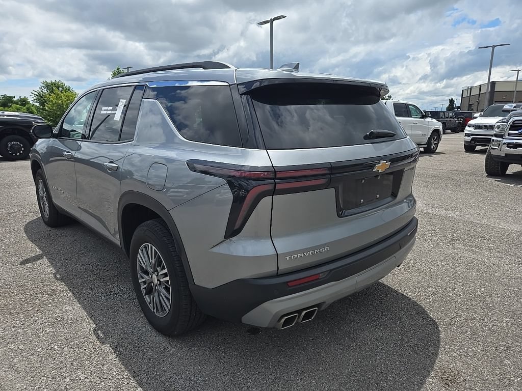 Used 2024 Chevrolet Traverse LT FWD image 5
